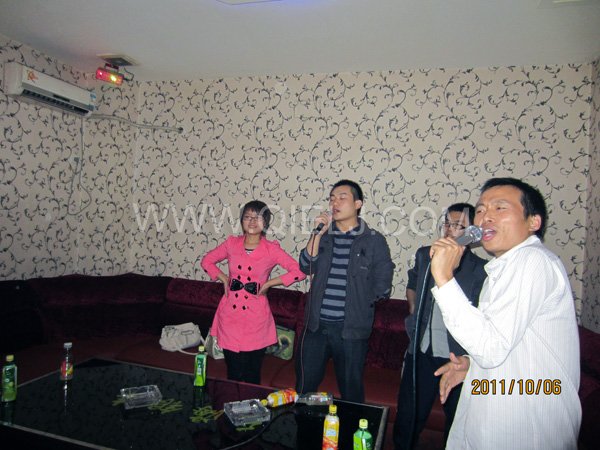 2011年10月，鄭州企鵝糧油機(jī)械有限公司--外貿(mào)部，十一國慶節(jié)團(tuán)體活動！(圖1)